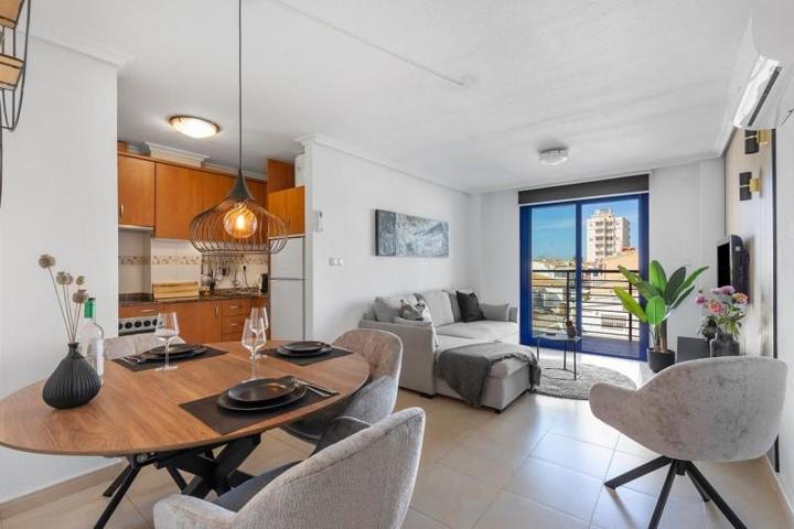 Apartamento en venta en Torrevieja photo 0