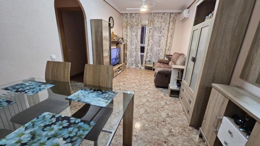 Apartamento en venta en Torrevieja photo 0
