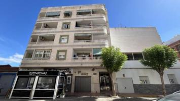 Apartamento en venta en Torrevieja photo 0