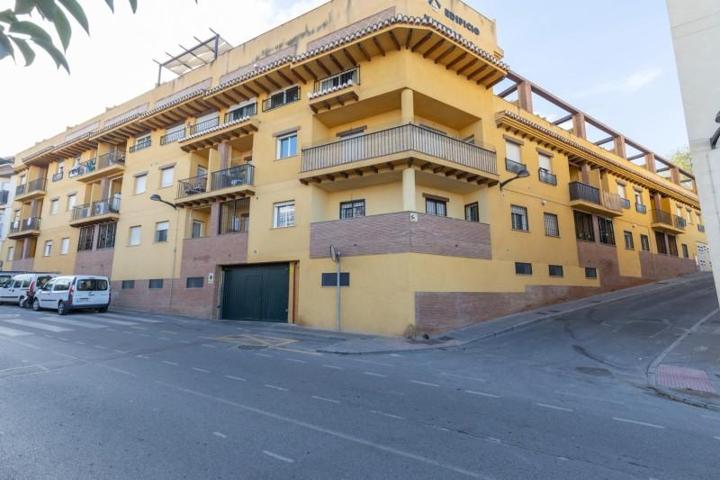 Piso en venta en Zubia, Centro photo 0