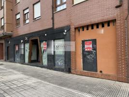 Local comercial en venta en Oviedo, Oviedo photo 0