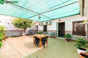 Casa en venta en Peligros, Centro photo 0