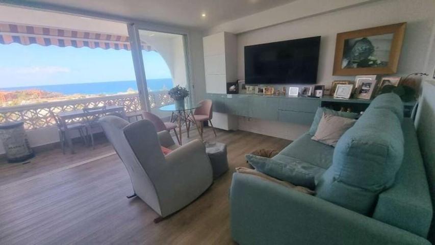 Apartamento en venta en Arona, Palm Mar photo 0