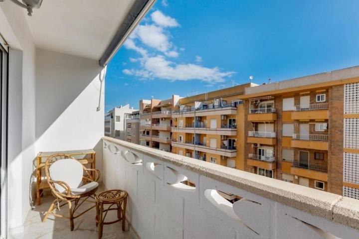 Apartamento en venta en Torrevieja photo 0