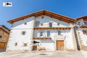 Bungalow en venta en Anue, Burutain photo 0