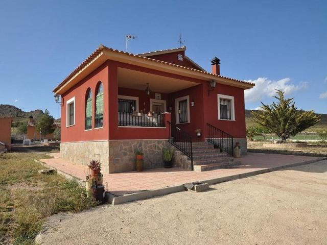 Chalet en venta en Yecla photo 0