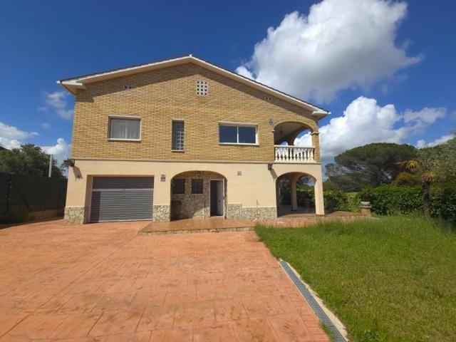 Casa en venta en Tordera photo 0