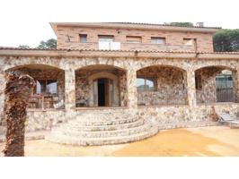 Casa en venta en Maçanet de la Selva photo 0