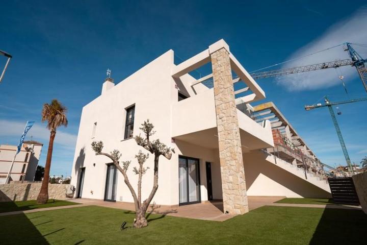 Bungalow en venta en Pilar de la Horadada, Pueblo photo 0