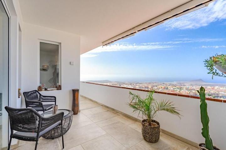 Apartamento en venta en Granadilla de Abona, San Isidro photo 0