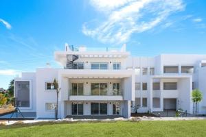 Apartamento en venta en Casares, Alcazaba Lagoon photo 0