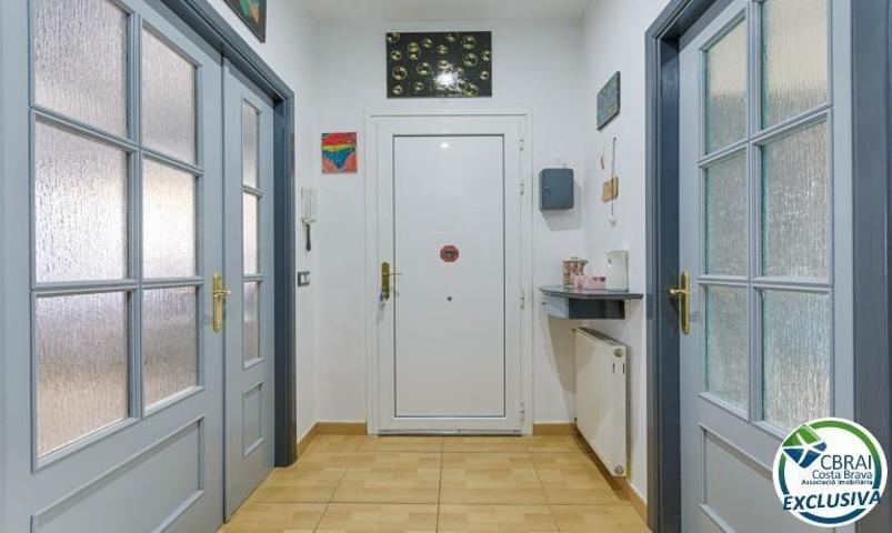 Casa en venta en Sant Pere Pescador, Centro urbano 7 photo 0