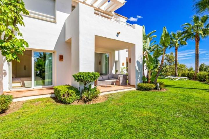 Apartamento en venta en Casares, Casares, Estepona West photo 0