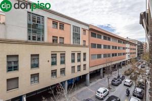 Piso en venta en Granada, Centro photo 0
