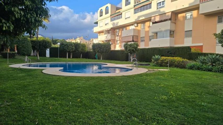Apartamento en venta en Estepona, Huerta Nueva photo 0
