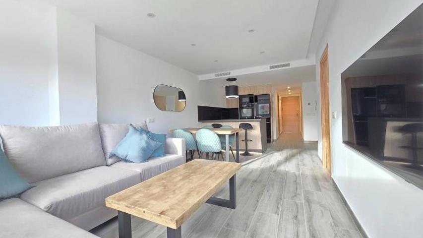 Apartamento en venta en Estepona, Puerto de Estepona photo 0