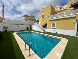 Chalet en venta en San Miguel de Salinas, BLUE LAGOON photo 0