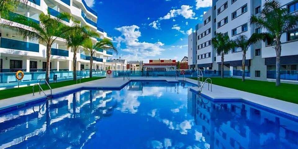 Apartamento en venta en Mijas, Jardines de Las Lagunas II, Calle Benah…, 29651 photo 0
