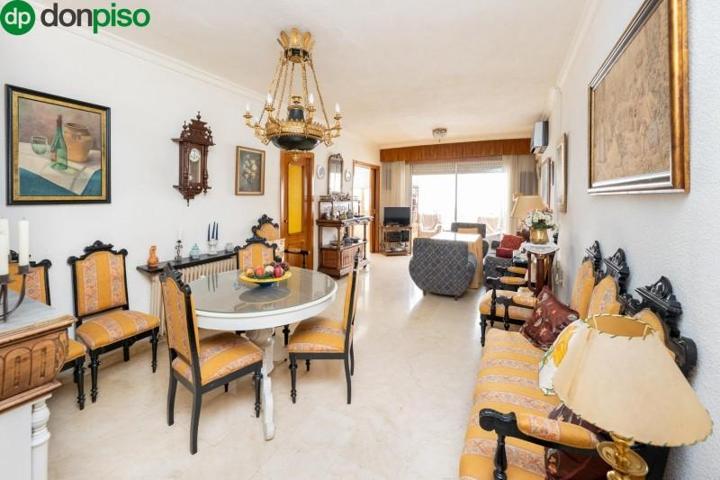 Piso en venta en Granada, Gran capitan photo 0