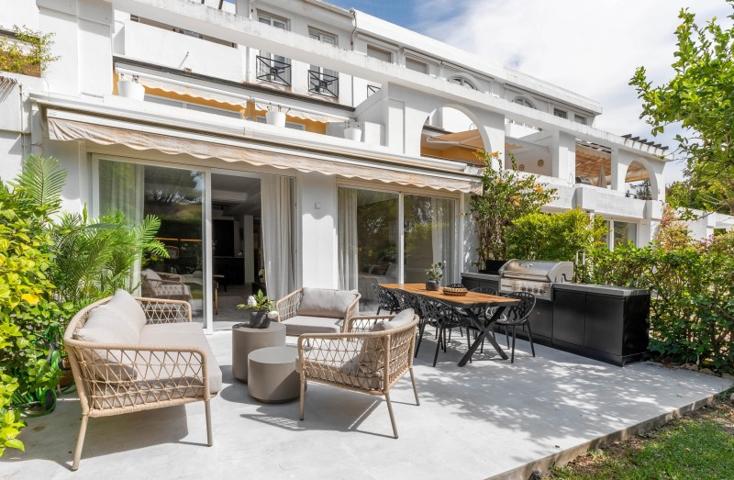 Apartamento en venta en Benahavís photo 0