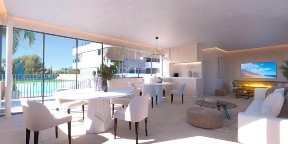 Apartamento en venta en Marbella, Los Monteros, Marbella East photo 0
