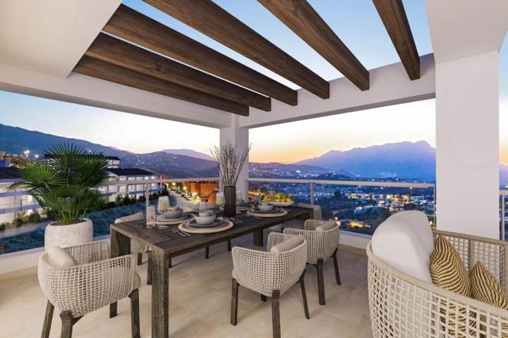 Aticos en venta en Benahavís, Los Jaralillos, New Golden Mile photo 0