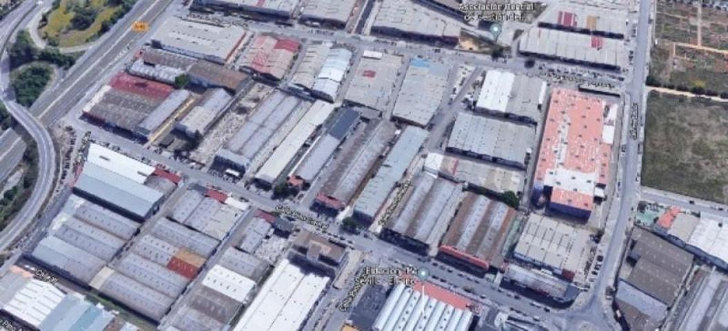 Nave industrial en venta en Sevilla, Palmete-Padre Pío-Hacienda San Antonio photo 0