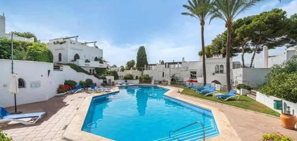 Casas de pueblo en venta en Marbella, Nueva Andalucia - Atalaya de Rio Verde photo 0