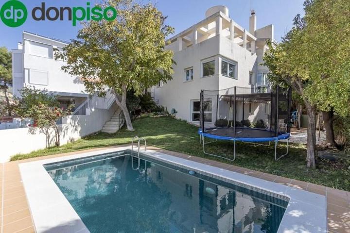 Casa en venta en Granada, El serrallo photo 0