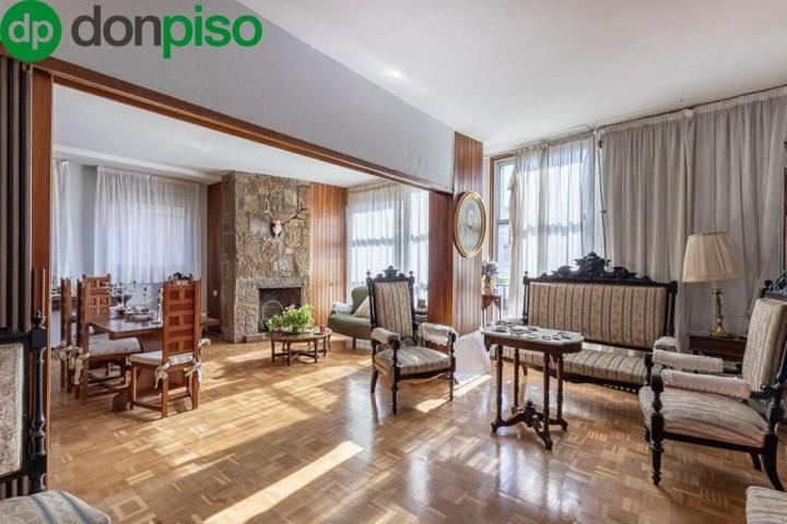 Piso en venta en Granada, Centro photo 0
