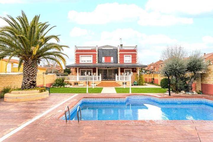 Chalet en venta en Arroyomolinos, La Cárcaba - El Encinar - Montemolinos photo 0