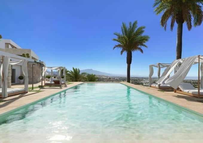 Apartamento en venta en Estepona, La Resina Golf, New Golden Mile photo 0