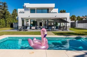 Chalet en venta en Estepona, Estepona East - Isdabe photo 0
