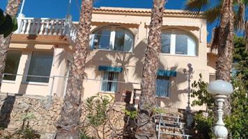 Chalet en venta en La Nucia photo 0