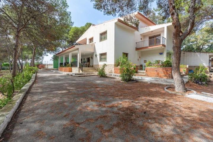 Chalet en venta en Alicante photo 0
