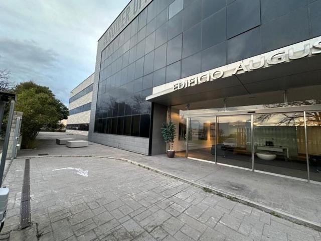 Edificio en venta en San Fernando de Henares, Industrial photo 0