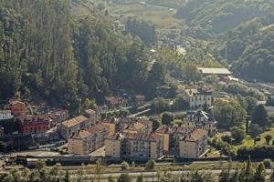 Piso en venta en Aller, Caudal photo 0