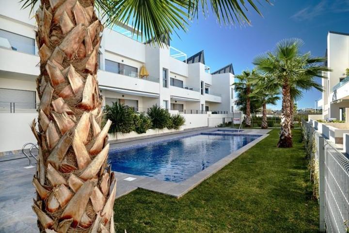 Bungalow en venta en Torrevieja photo 0