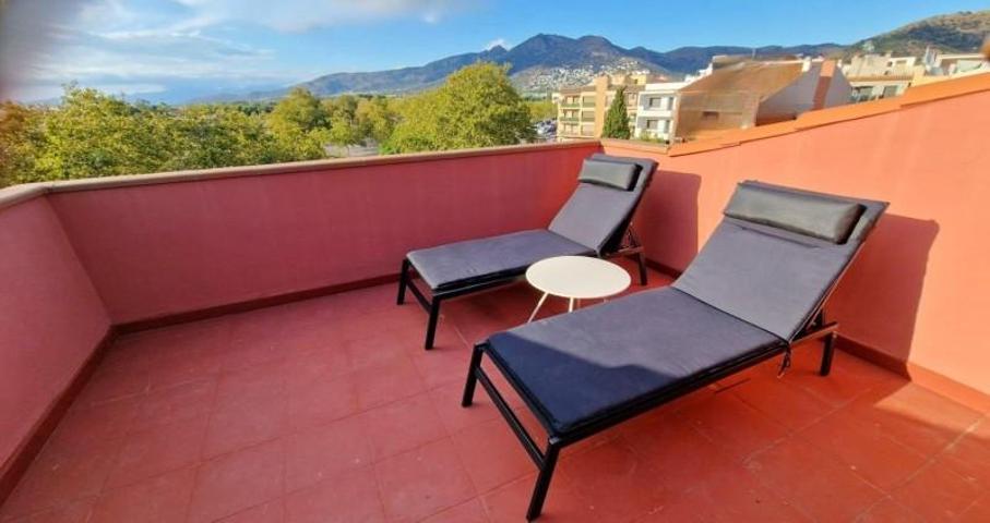 Duplex en venta en Roses, Centre photo 0