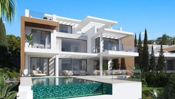 Chalet en venta en Estepona, Estepona East - La Resina Golf photo 0