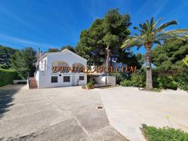 Local comercial en venta en Denia photo 0
