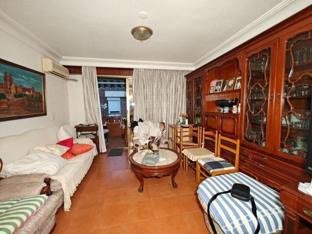 Piso en venta en Torrevieja, Torrevieja photo 0