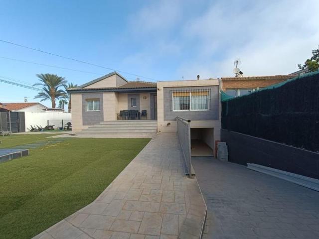 Chalet en venta en Torrevieja, Eliseos playa photo 0