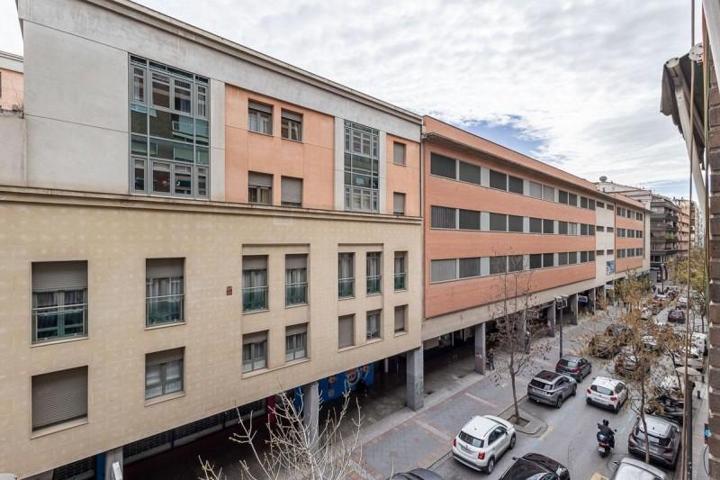 Piso en venta en Granada, Centro photo 0