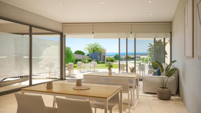 Apartamento en venta en Estepona, La Gaspara, Estepona West photo 0