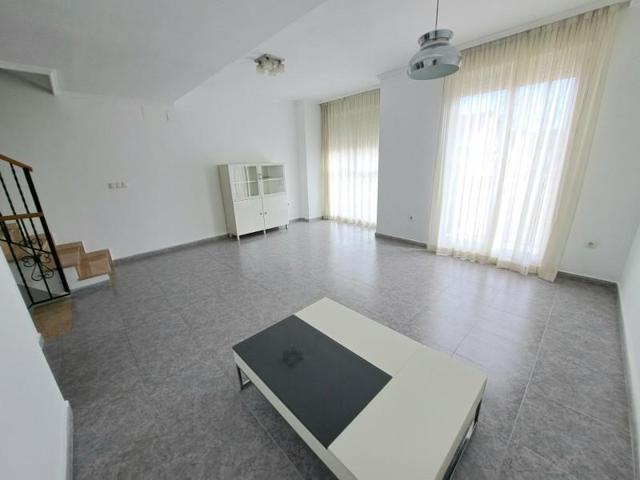 Adosada en venta en Alzira, Alquenència-Venècia photo 0
