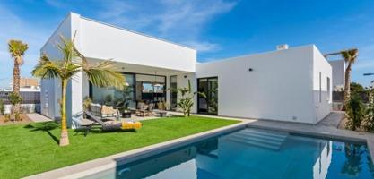 Chalet en venta en Cartagena, Islas Menores-Mar de Cristal photo 0