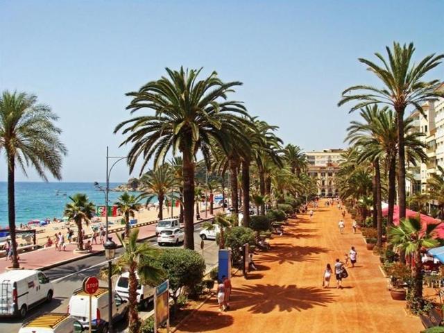 Edificio en venta en Lloret de Mar, Playa de lloret de mar photo 0