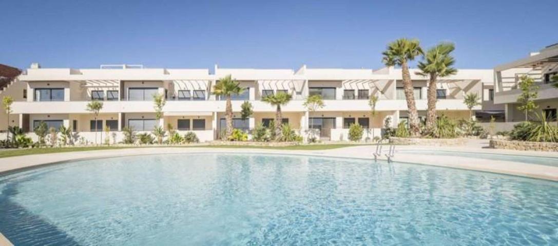 Casa en venta en Torrevieja, Torrevieja photo 0