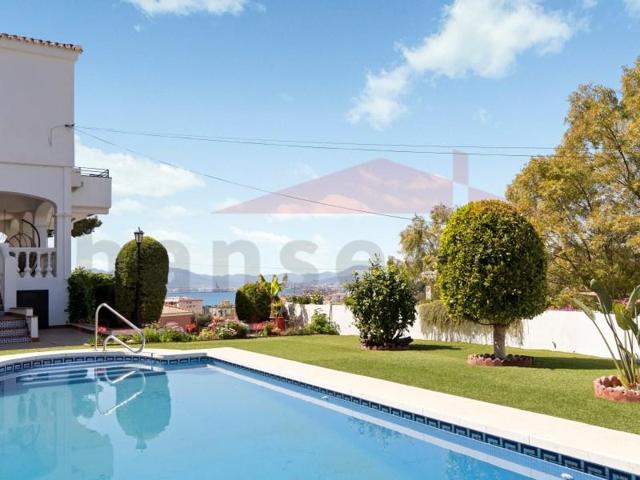 Chalet en venta en Málaga photo 0